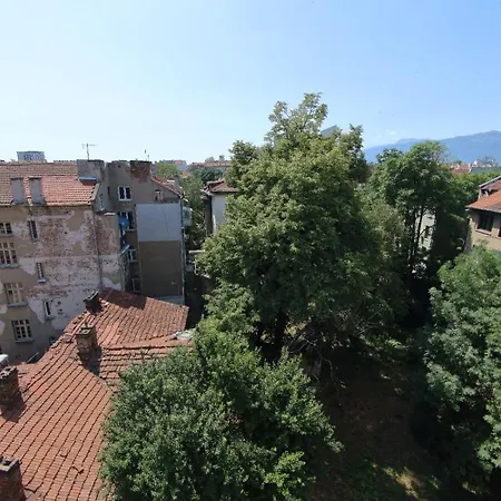 Spacious Penthouse Daire